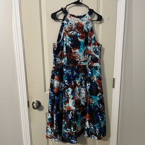 Nine West BOLD pattern dress - waist defined - SIZE 12